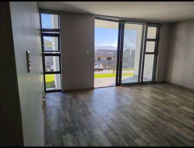 3 BEDROOM APARTMENT FOR SALE IN ISLAND VIEW